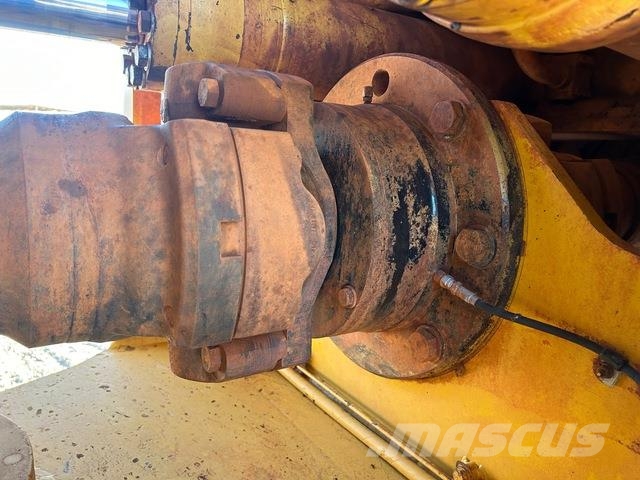 Komatsu WA900-3 Wheel loaders