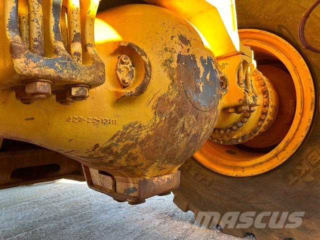 Komatsu WA900-3 Wheel loaders