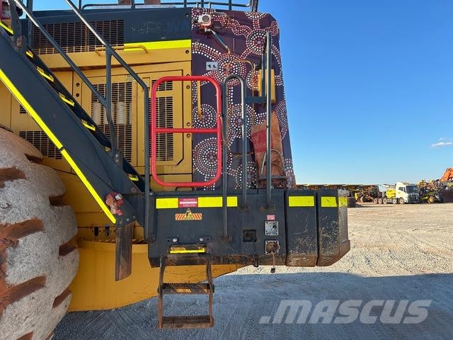 Komatsu WA900-3 Wheel loaders