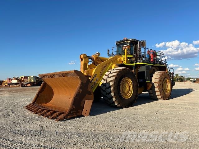 Komatsu WA900-3 Wheel loaders