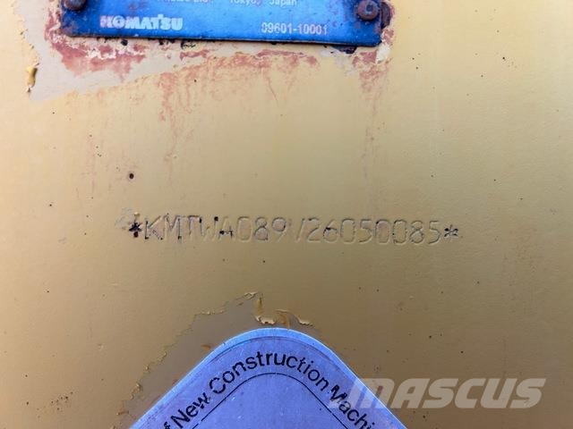 Komatsu WA900-3 Wheel loaders