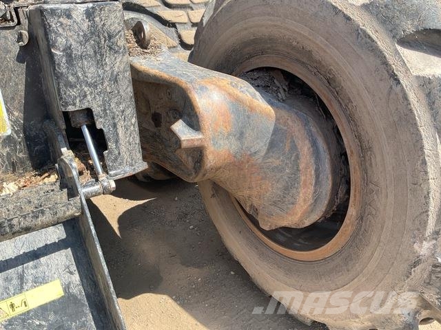 Komatsu XH931XC-3 收割机
