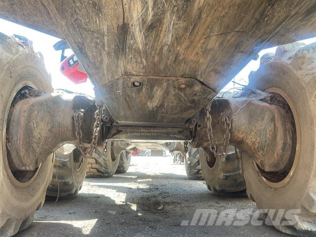 Komatsu XH931XC-3 收割机