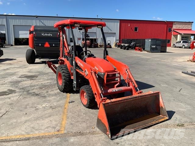 Kubota B26 Экскаваторы-погрузчики
