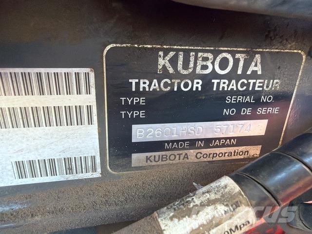 Kubota B2601HSD コンパクトトラクター