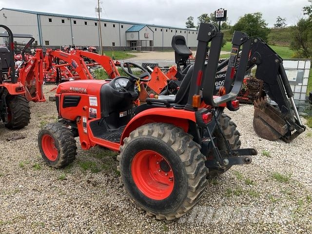 Kubota B2620HSD Компактни трактори
