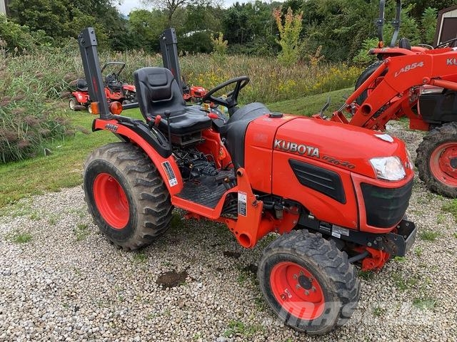 Kubota B2620HSD Компактни трактори