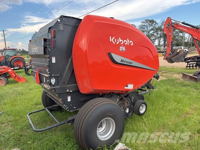 Kubota BV4580 ラウンドベーラー