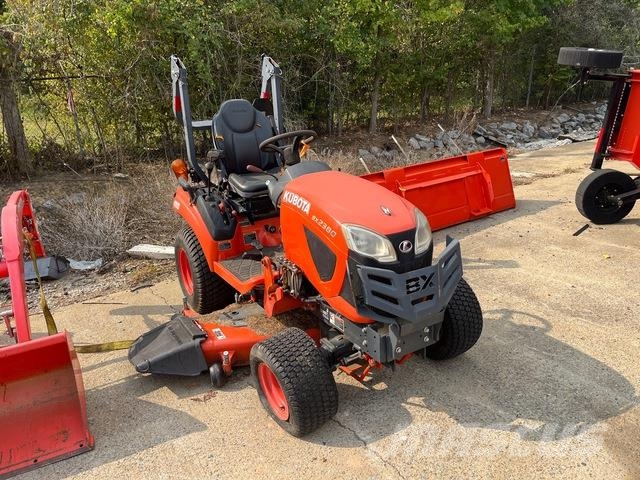 Kubota BX2380TV60 コンパクトトラクター