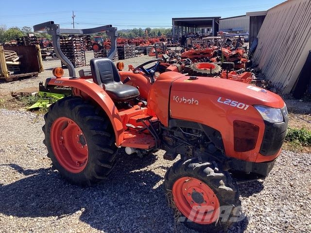 Kubota L2501HST Трактори