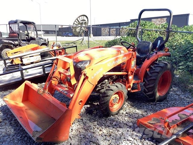 Kubota L3902HST-50 コンパクトトラクター
