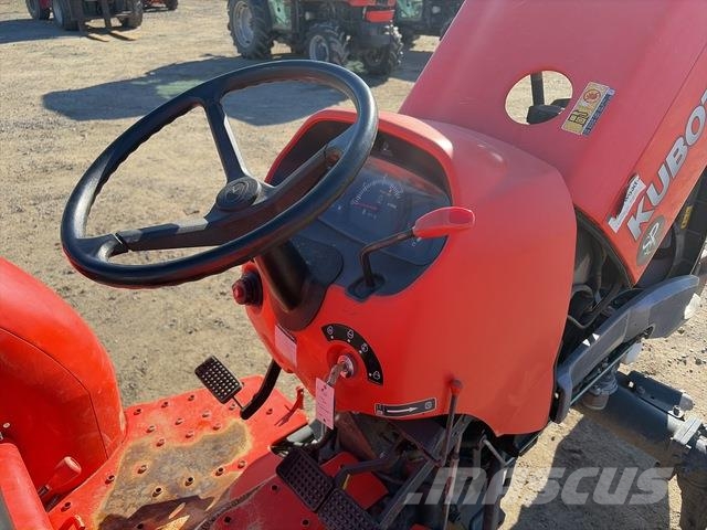 Kubota L4600 Tractors