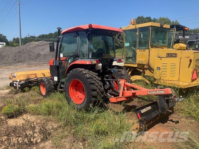 Kubota L5460 Stroji za notranje pometanje