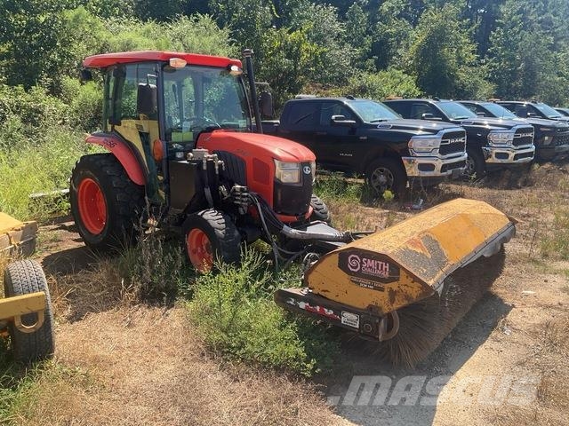 Kubota L5460 Stroji za notranje pometanje