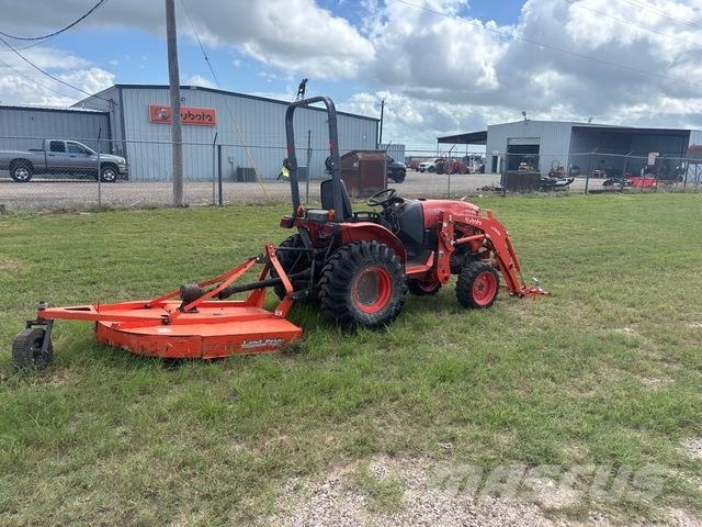 Kubota LX2610 コンパクトトラクター
