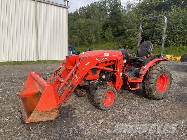 Kubota LX2610HSD جرارات مدمجة