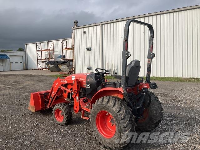 Kubota LX2610HSD جرارات مدمجة