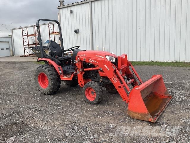 Kubota LX2610HSD جرارات مدمجة