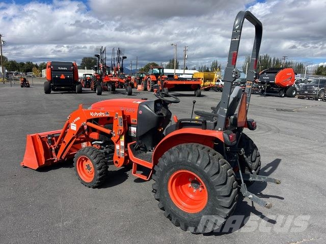 Kubota LX2610HSD 小型拖拉机