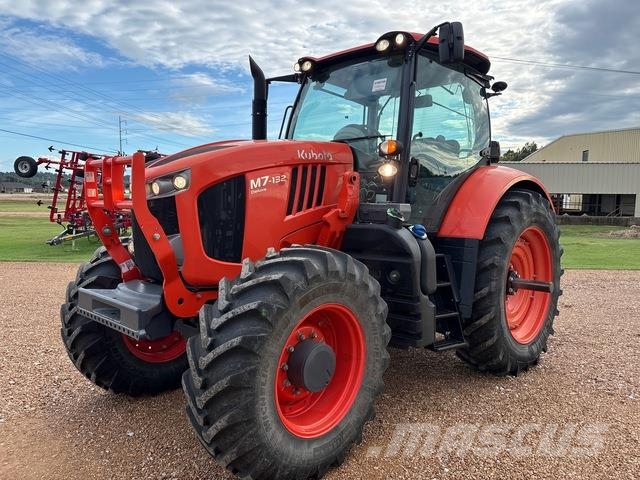 Kubota M7-132D トラクター