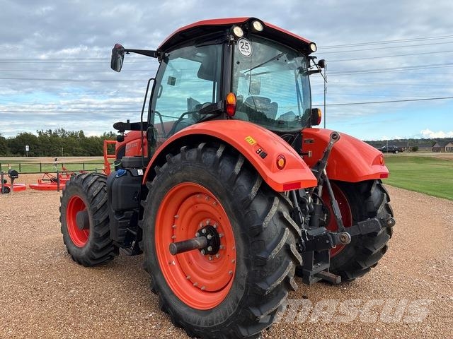 Kubota M7-132D トラクター