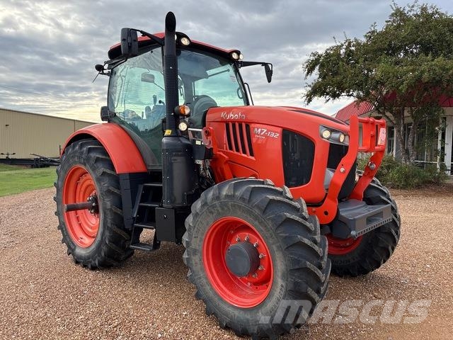 Kubota M7-132D トラクター