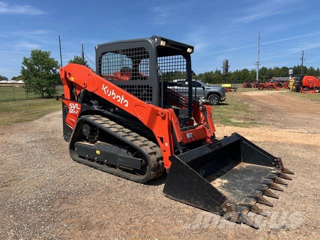 Kubota SVL65-2 滑移轉向裝載機