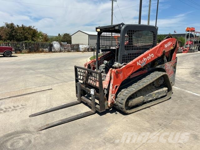 Kubota SVL65-2 スキッドステアローダー