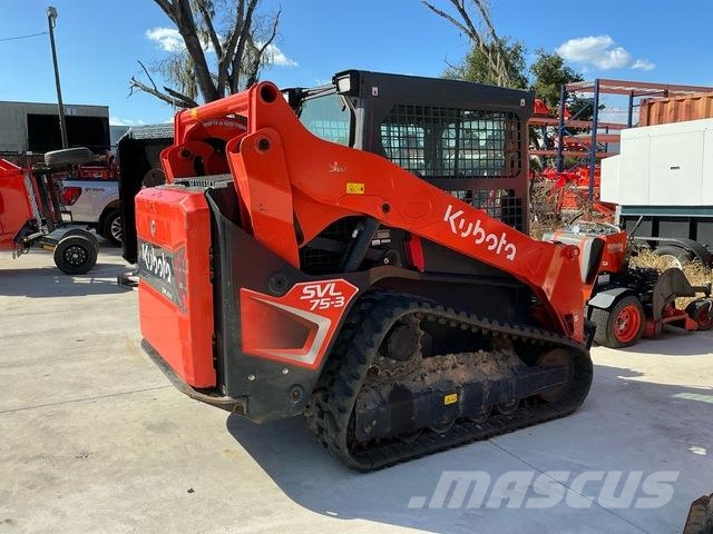 Kubota SVL75-3HFWC Mini Pale Gommate