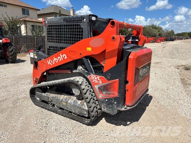 Kubota SVL75-3HFWVC スキッドステアローダー