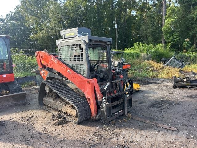 Kubota SVL97-2HFC スキッドステアローダー