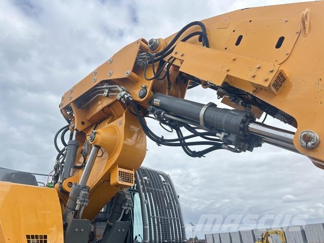 Liebherr 950T Vikšriniai ekskavatoriai