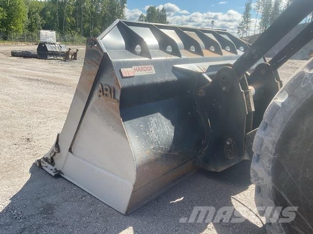Ljungby L30 Chargeuse sur pneus