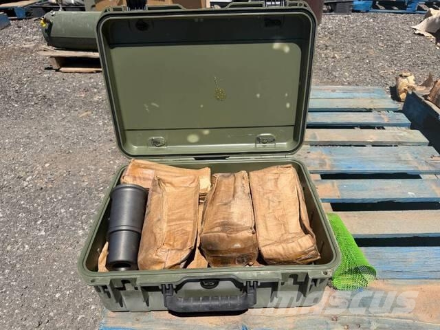 LOT OF 10 - Military Vehicle Adapters (PINTEL RISE Vieglais kravas automobilis/izkraušana no sāniem