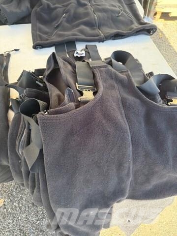  Lot of 59 Outerwear- Jackets (10) Polar Fleece Top Muu