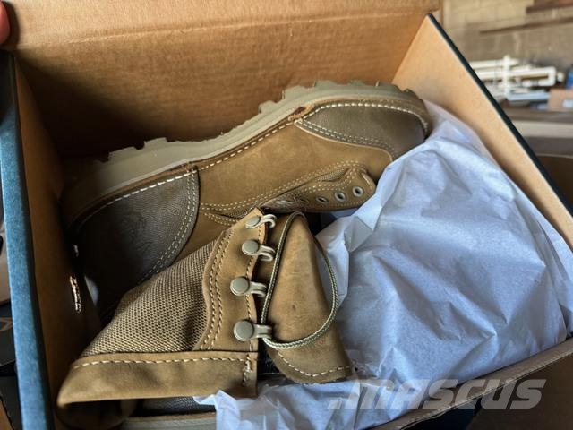 Lot of 72 USMC RAT Boots Gume, kotači i naplatci