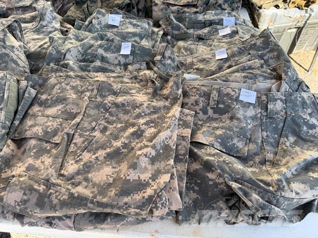 Lot of 84- Military Uniforms/ 30-Jacket/42 Bottom/ 其他