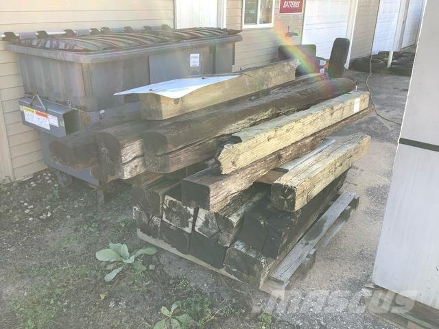 Lot of Rail Road Ties Intretinere cale ferata