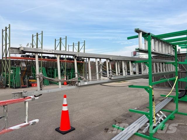  Louisville AE1660 Scaffolding equipment