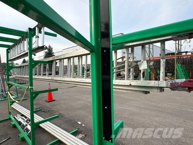  Louisville AE1660 Scaffolding equipment