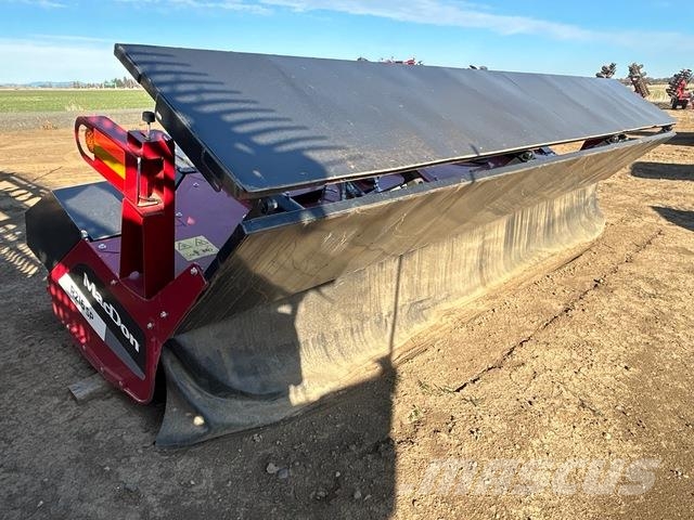 MacDon R216 GS معدات البناء - غير ذلك