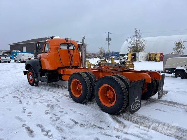 Mack B615T Dragbilar