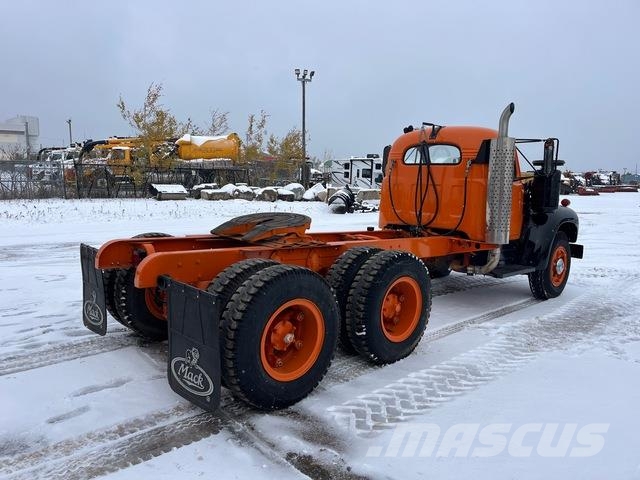 Mack B615T Dragbilar