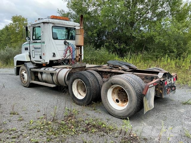 Mack CH613 Vilcēji