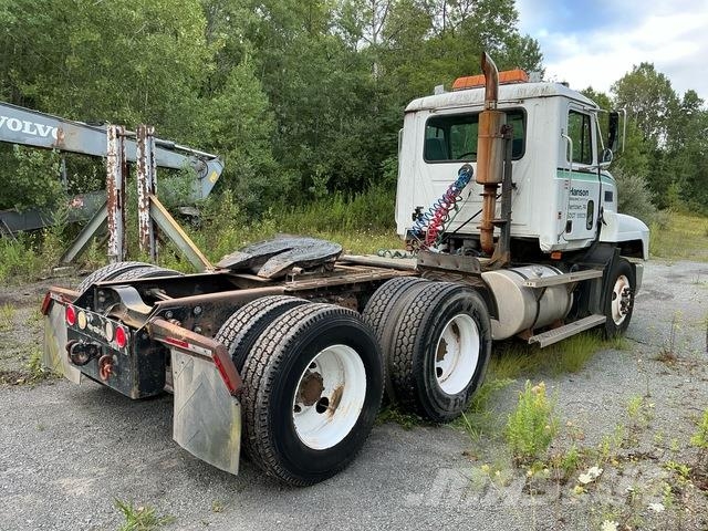 Mack CH613 Vilcēji