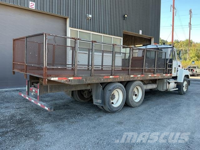 Mack CH613 Flatbed / Dropside trucks
