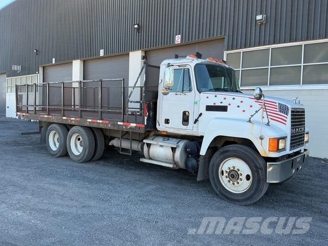 Mack CH613 Flatbed / Dropside trucks