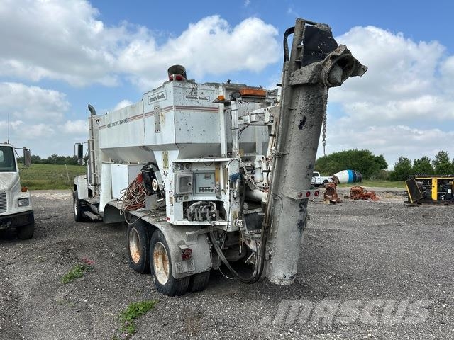 Mack CH613 Statyba - Kita
