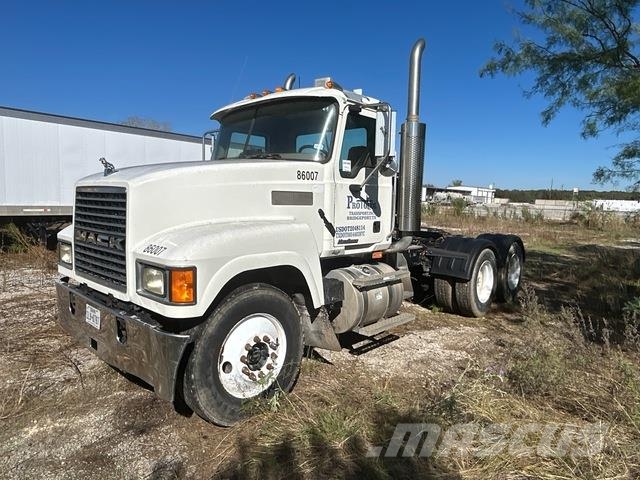 Mack CHN613 Vilcēji