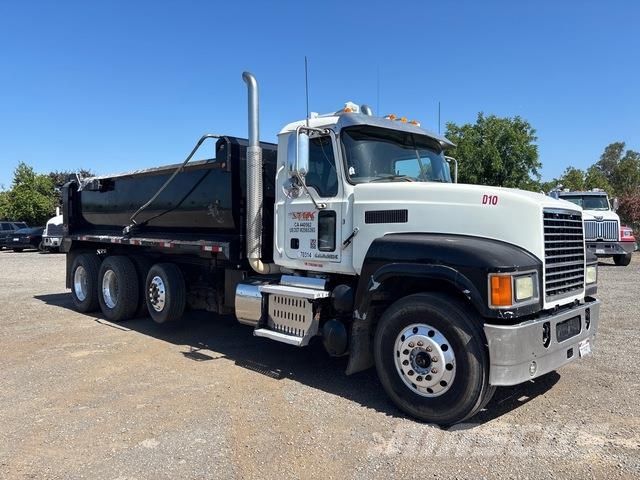 Mack CHU613 Tipper trucks